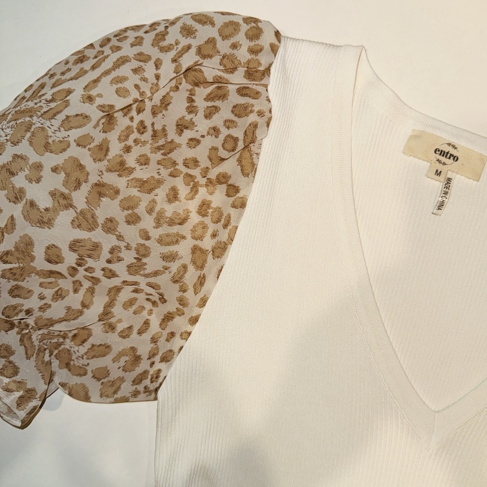 Entro Ivory Ribbed Knit Leopard Puff Sleeve V-Neck Top Animal Print M - Picture 2 of 7